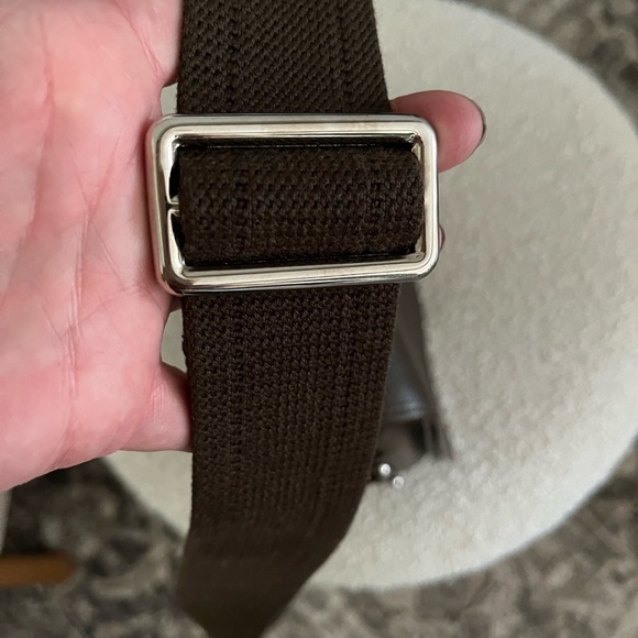 Authentic Louis Vuitton Taiga Brown Crossbody/Messanger Bag - Picture 8 of 9